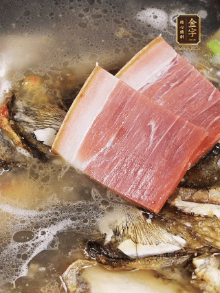 大火燒開，大火煮10~15分鐘。放入切好的豆腐，再煮5分鐘大火燒開，大火煮10~15分鐘。放入切好的豆腐，再煮5分鐘